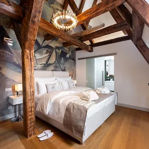 Old Royal Post Boutique & Premium Praha